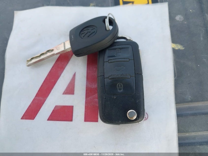 2002 Volkswagen Passat Gls VIN: WVWPD63B82P365524 Lot: 43816830