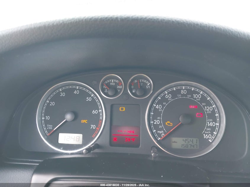 2002 Volkswagen Passat Gls VIN: WVWPD63B82P365524 Lot: 43816830