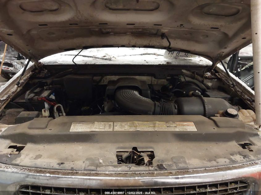 1998 Ford Expedition Eddie Bauer/Xlt VIN: 1FMRU18W6WLA93281 Lot: 43816997