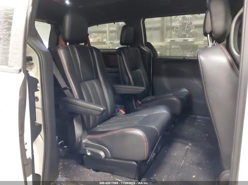 2012 Dodge Grand Caravan R/T VIN: 2C4RDGEG7CR374142 Lot: 43817069