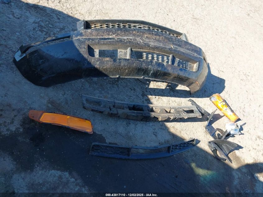 2005 Ford Mustang V6 Deluxe/V6 Premium VIN: 1ZVFT80N555204165 Lot: 43817110