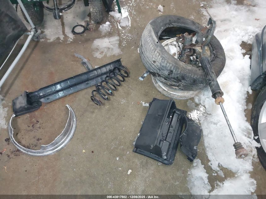 2008 Toyota Yaris S VIN: JTDBT903481199798 Lot: 43817502