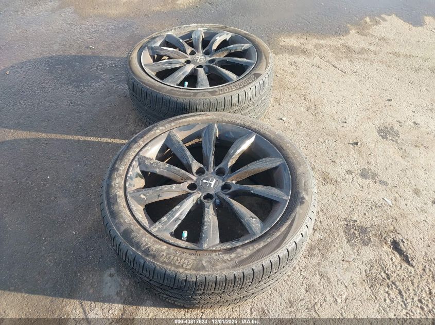 2017 Tesla Model S 60/75 VIN: 5YJSA1E17HF180281 Lot: 43817624