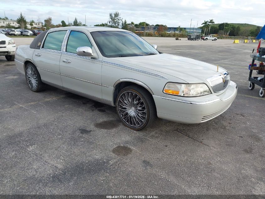 2005 Lincoln Town Car