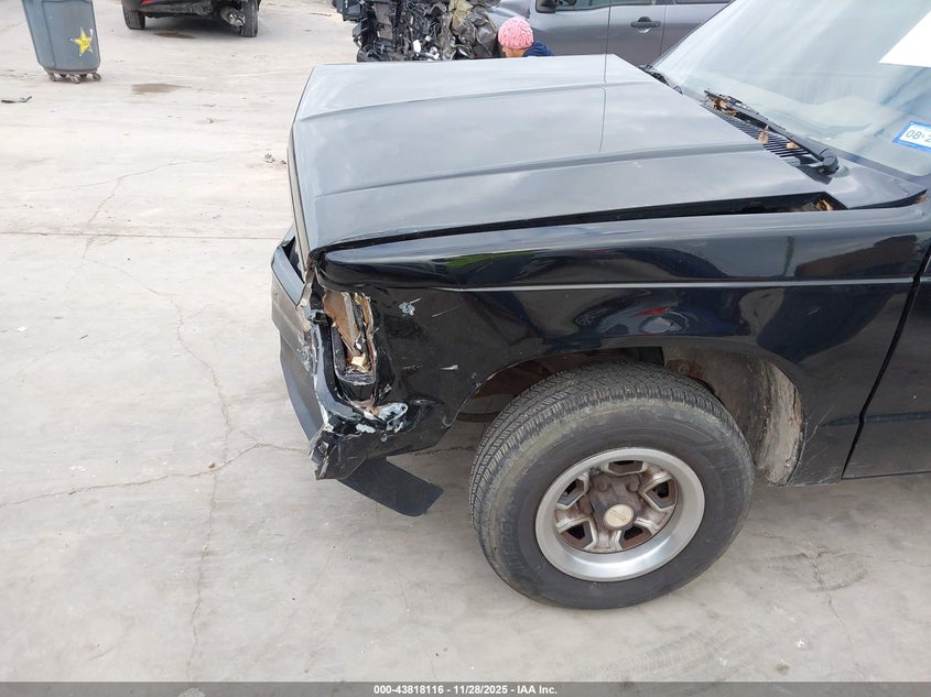 1986 GMC S Truck S15 VIN: 1GTCS14R0G8513296 Lot: 43818116