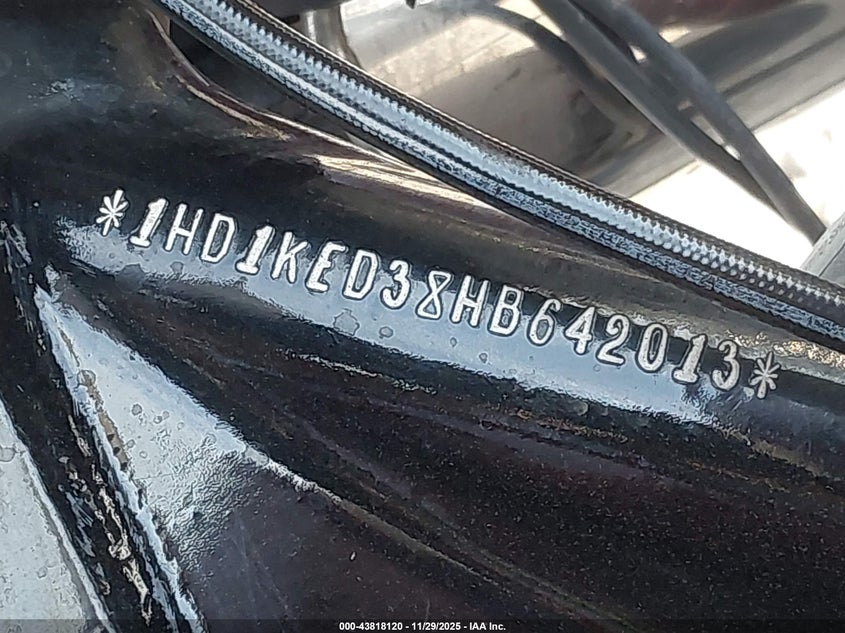 2017 Harley-Davidson Flhtk Ultra Limited VIN: 1HD1KED38HB642013 Lot: 43818120
