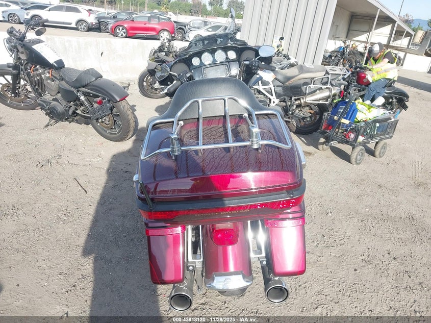 2017 Harley-Davidson Flhtk Ultra Limited VIN: 1HD1KED38HB642013 Lot: 43818120