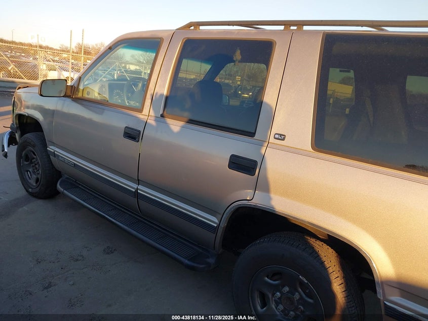 1998 GMC Yukon Slt VIN: 1GKEK13R5WJ727996 Lot: 43818134