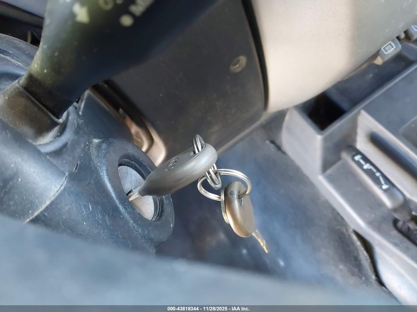 2005 Jeep Wrangler Unlimited VIN: 1J4FA44S25P317040 Lot: 43818344