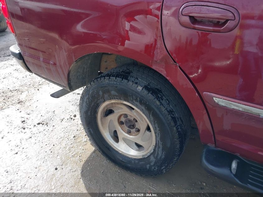 1998 Ford Expedition Eddie Bauer/Xlt VIN: 1FMFU18L2WLA09613 Lot: 43818360