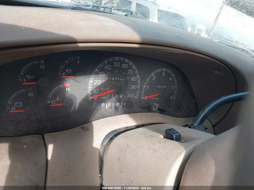 1998 Ford Expedition Eddie Bauer/Xlt VIN: 1FMFU18L2WLA09613 Lot: 43818360