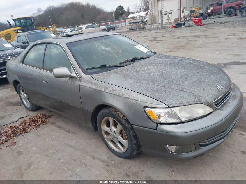 LEXUS ES 300 2001. Lot# 43818621. VIN JT8BF28G310304427. Photo 1