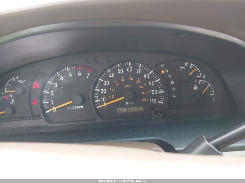 2000 Toyota Tundra Ltd V8 VIN: 5TBRT3819YS027423 Lot: 43818741