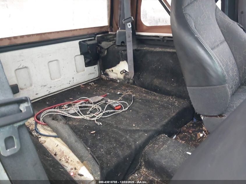 2001 Jeep Wrangler Se VIN: 1J4FA29P01P348340 Lot: 43818785