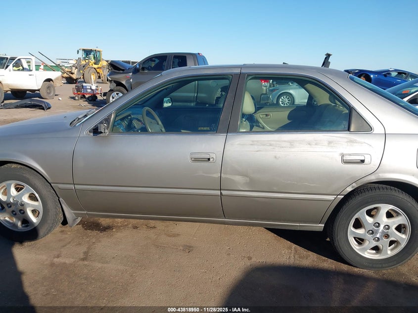 1999 Toyota Camry Xle V6 VIN: JT2BF28K4X0150690 Lot: 43818950