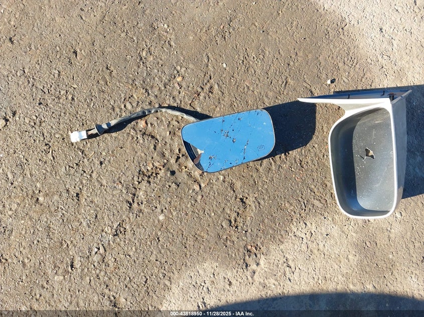 1999 Toyota Camry Xle V6 VIN: JT2BF28K4X0150690 Lot: 43818950