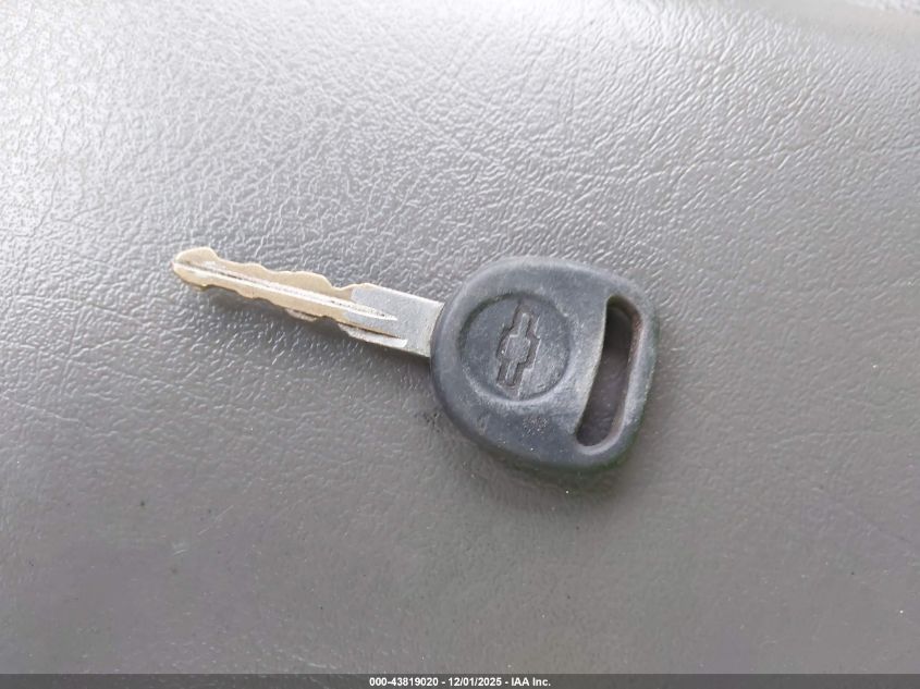 2004 Chevrolet Trailblazer Lt VIN: 1GNDS13S842121617 Lot: 43819020