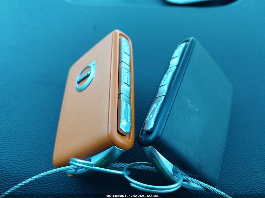 2024 Volvo Xc60 B5 Core Dark Theme VIN: YV4L12RK7R1829629 Lot: 43819071