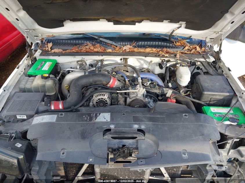 2004 Chevrolet Silverado 3500 Ls VIN: 1GCJK33194F158599 Lot: 43819087