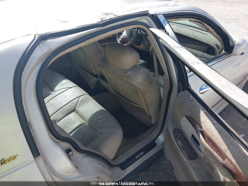 2002 Lincoln Town Car Cartier VIN: 1LNHM83W22Y671238 Lot: 43819176