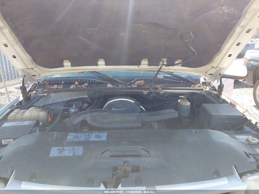 2002 Chevrolet Tahoe Z71 VIN: 1GNEK13ZX2R230442 Lot: 43819197