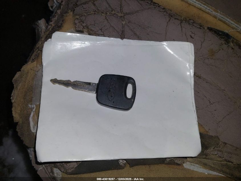 1998 Ford Expedition Eddie Bauer/Xlt VIN: 1FMRU17L5WLA42698 Lot: 43819257