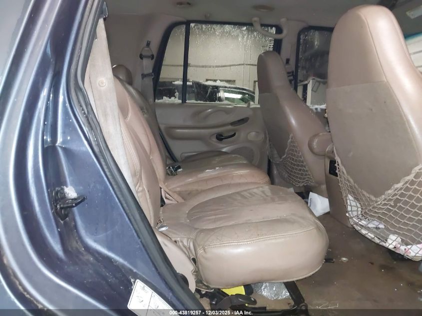 1998 Ford Expedition Eddie Bauer/Xlt VIN: 1FMRU17L5WLA42698 Lot: 43819257