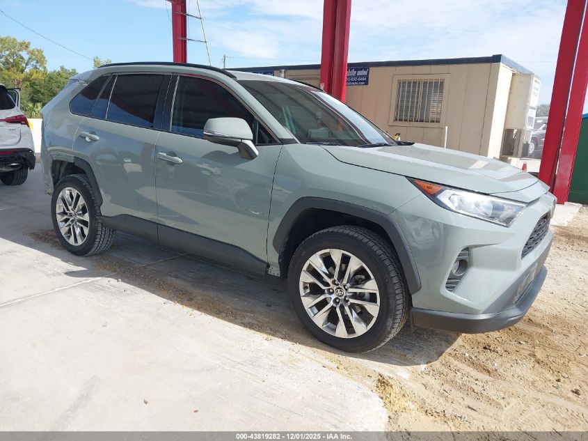 TOYOTA RAV4 XLE PREMIUM