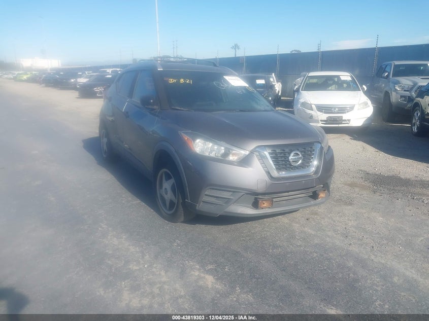 NISSAN KICKS S