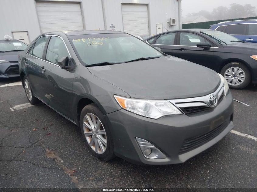 TOYOTA CAMRY XLE