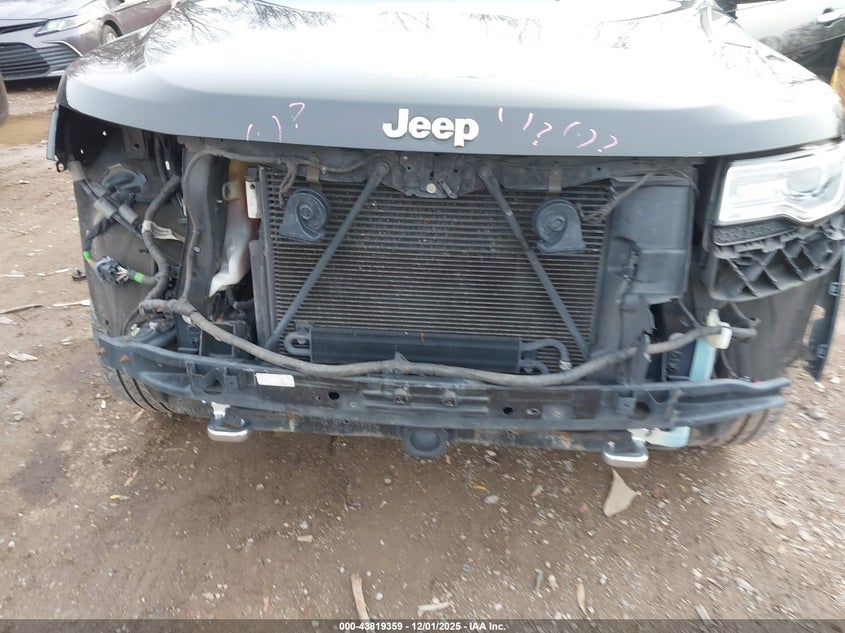 2015 Jeep Grand Cherokee Overland VIN: 1C4RJFCT8FC762691 Lot: 43819359