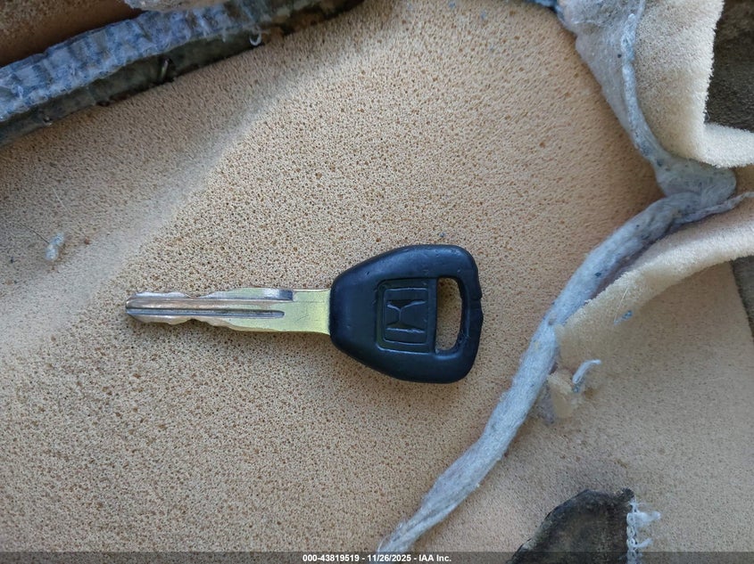 2000 Honda Accord 3.0 Ex VIN: 1HGCG1657YA073410 Lot: 43819519