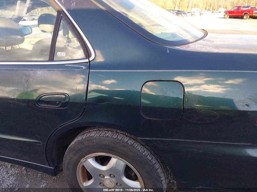 2000 Honda Accord 3.0 Ex VIN: 1HGCG1657YA073410 Lot: 43819519