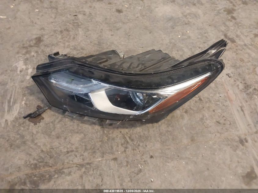 2019 Chevrolet Equinox Lt VIN: 2GNAXUEV7K6252115 Lot: 43819539