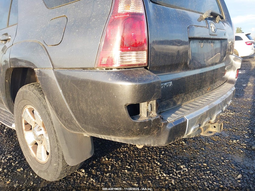 2004 Toyota 4Runner Limited V8 VIN: JTEBT17RX40030733 Lot: 43819625