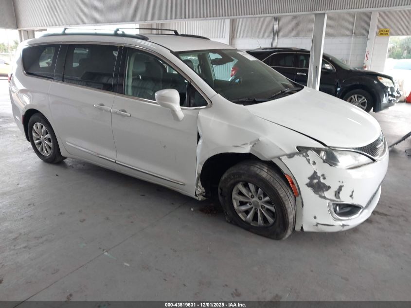 CHRYSLER PACIFICA TOURING-L