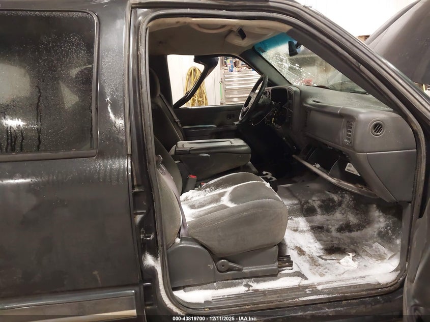 2003 Chevrolet Silverado 1500Hd Ls