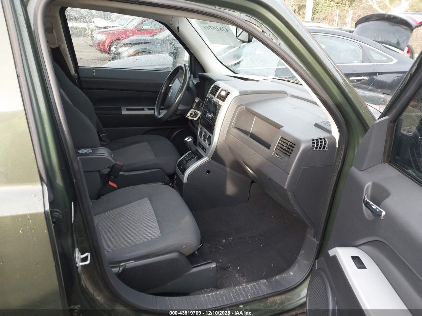 2008 Jeep Patriot Sport VIN: 1J8FT28W98D649282 Lot: 43819709