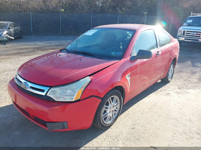 1FAHP33N58W165886 2008 FORD FOCUS photo no. 2