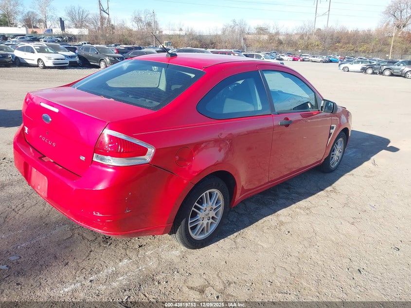 1FAHP33N58W165886 2008 FORD FOCUS photo no. 4