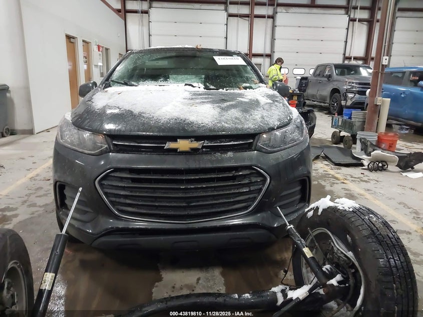 2019 Chevrolet Trax Ls VIN: 3GNCJNSB5KL267072 Lot: 43819810