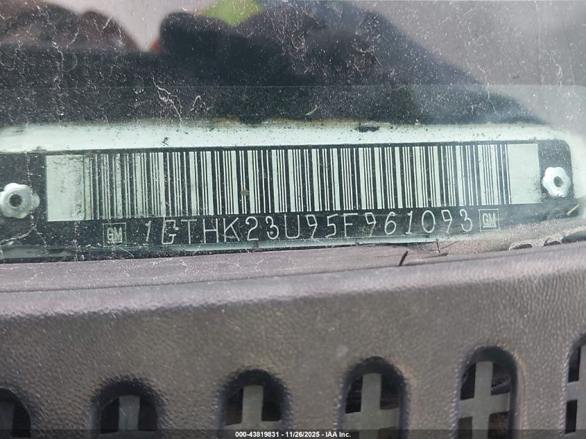 2005 GMC Sierra 2500Hd Work Truck VIN: 1GTHK23U95F961093 Lot: 43819831