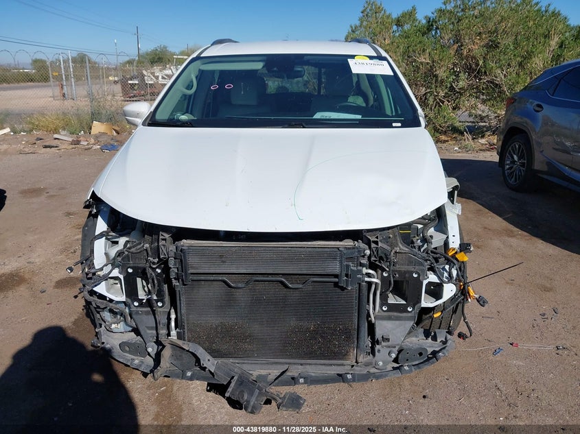 2017 Chrysler Pacifica Touring-L Plus VIN: 2C4RC1EG6HR752572 Lot: 43819880