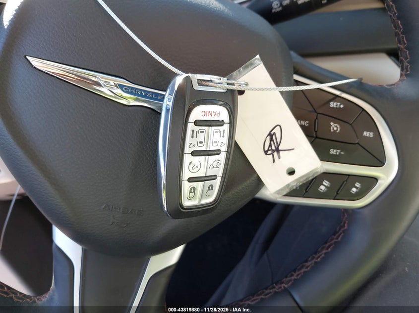 2017 Chrysler Pacifica Touring-L Plus VIN: 2C4RC1EG6HR752572 Lot: 43819880