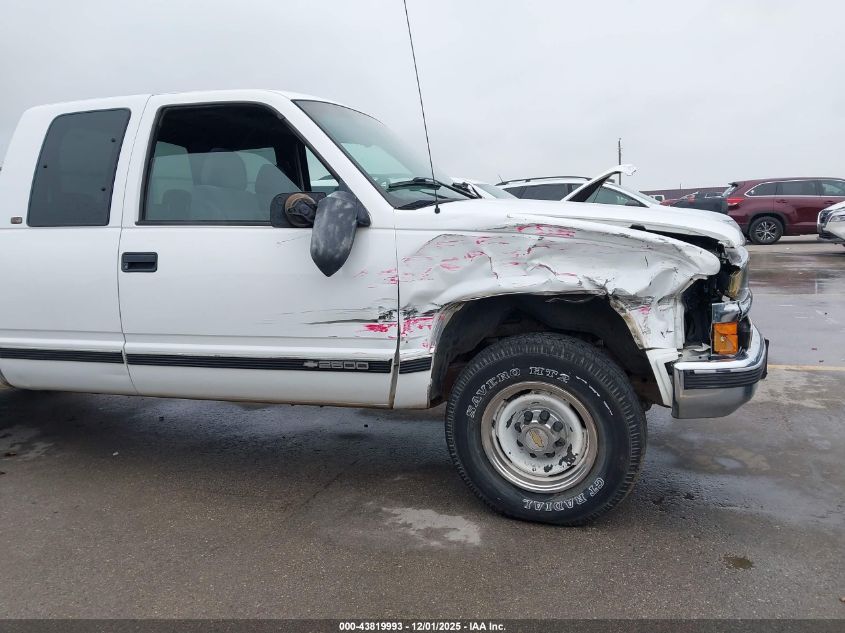 1998 Chevrolet C2500 Fleetside VIN: 1GCGC29R0WE179087 Lot: 43819993