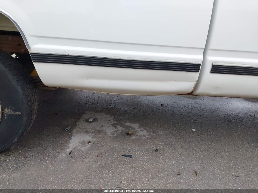 1998 Chevrolet C2500 Fleetside VIN: 1GCGC29R0WE179087 Lot: 43819993