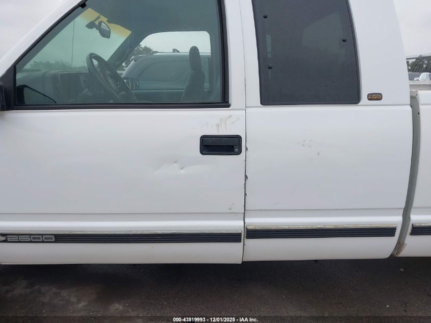 1998 Chevrolet C2500 Fleetside VIN: 1GCGC29R0WE179087 Lot: 43819993