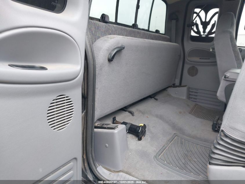 2000 Dodge Ram 1500 St VIN: 3B7HC13Y1YM235744 Lot: 43820127