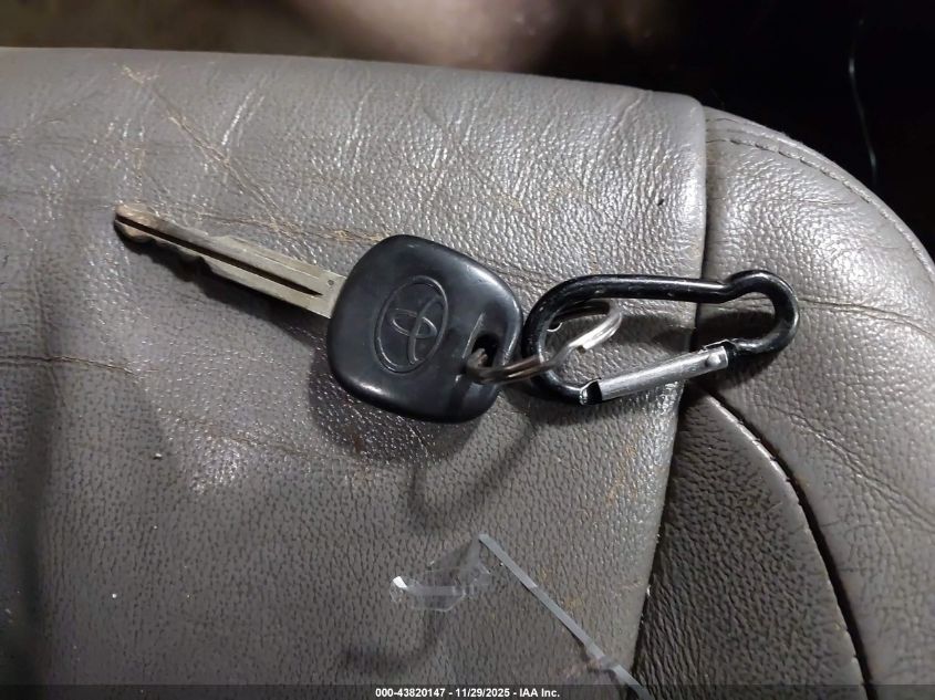 2008 Toyota Sienna Limited VIN: 5TDBK22C88S008992 Lot: 43820147