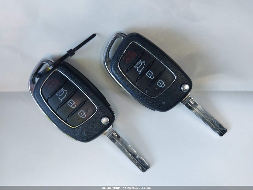 2018 Hyundai Tucson Sel VIN: KM8J33A42JU608851 Lot: 43820181